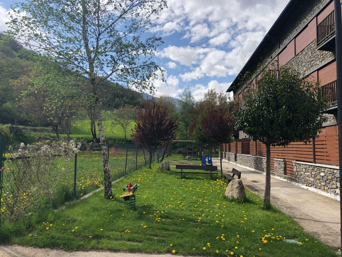 Apartament Hug Roger Valencia D'Aneu 외부 사진